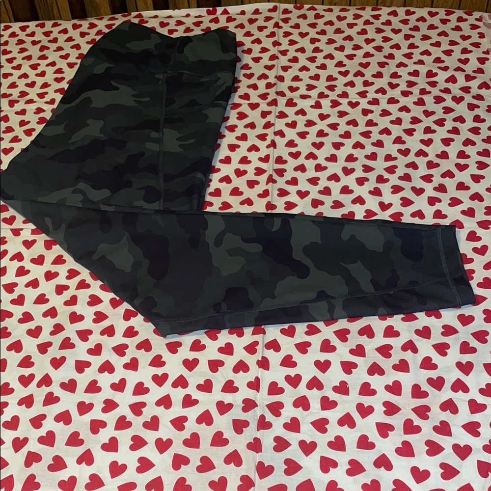 Old navy Camouflage high rise Leggings (XXL)(nwt)
